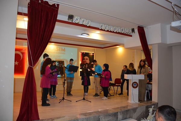 Kaymakamımız Sayın Yeşim ALTIN;  öğretmenlerimiz ve öğrencilerimiz ile bir araya geldi.